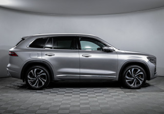 Подержанный автомобиль Geely Monjaro 2023 года (4 фото)