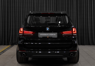 Подержанный автомобиль BMW X5 2017 года (5 фото)