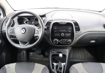 Подержанный автомобиль Renault Kaptur 2017 года (13 фото)
