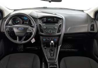 Подержанный автомобиль Ford Focus Wagon 2017 года (14 фото)