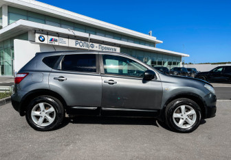 Подержанный автомобиль Nissan Qashqai 2010 года (4 фото)