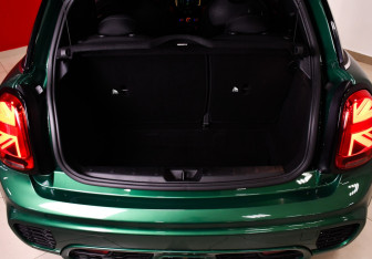 Подержанный автомобиль MINI Hatch 2019 года (14 фото)