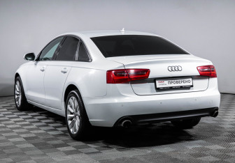 Подержанный автомобиль Audi A6 Sedan 2012 года (7 фото)