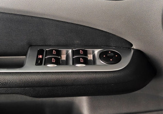 Подержанный автомобиль Ford Focus Sedan 2010 года (14 фото)