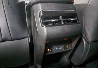 Подержанный автомобиль Geely Coolray 2024 года (16 фото)