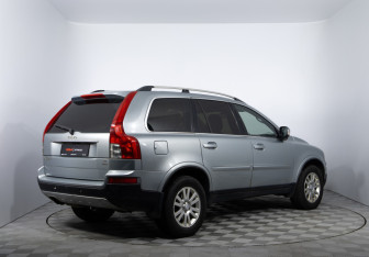 Подержанный автомобиль Volvo XC90 2008 года (5 фото)