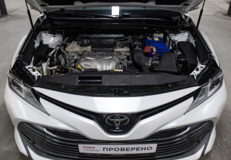 Подержанный автомобиль Toyota Camry Sedan 2019 года (9 фото)