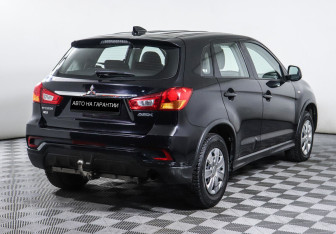 Подержанный автомобиль Mitsubishi ASX 2017 года (3 фото)