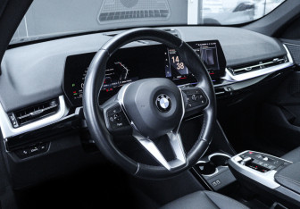 Подержанный автомобиль BMW X1 2022 года (9 фото)