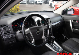 Подержанный автомобиль Chevrolet Captiva 2014 года (10 фото)