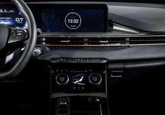 Подержанный автомобиль Exeed LX 2023 года (12 фото)