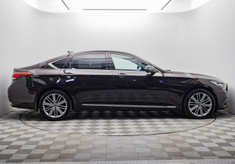 Подержанный автомобиль Genesis G80 2019 года (4 фото)