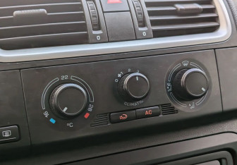 Подержанный автомобиль Skoda Roomster 2009 года (12 фото)
