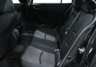 Подержанный автомобиль Mazda 3 Hatchback 2014 года (14 фото)