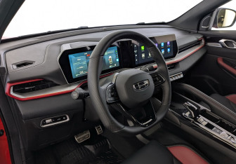 Подержанный автомобиль Geely Coolray 2024 года (16 фото)