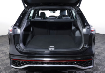 Подержанный автомобиль Volkswagen Tiguan 2024 года (9 фото)