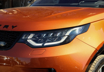 Подержанный автомобиль Land Rover Discovery 2018 года (34 фото)
