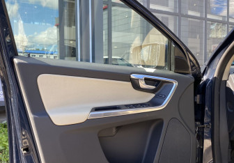 Подержанный автомобиль Volvo XC60 2012 года (19 фото)