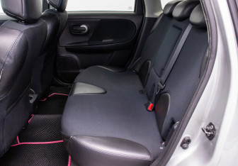 Подержанный автомобиль Nissan Note 2013 года (10 фото)