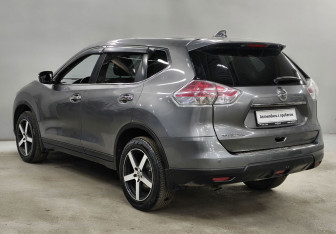 Подержанный автомобиль Nissan X-Trail 2017 года (7 фото)