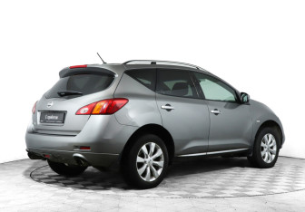 Подержанный автомобиль Nissan Murano Suv 2011 года (5 фото)
