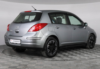 Подержанный автомобиль Nissan Tiida Hatchback 2008 года (5 фото)