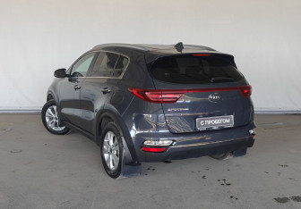 Подержанный автомобиль Kia Sportage 2018 года (7 фото)