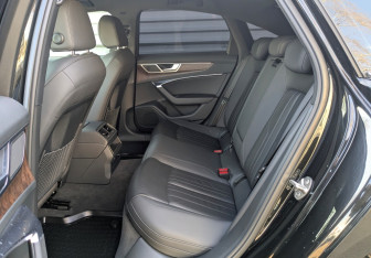 Подержанный автомобиль Audi A6 Sedan 2021 года (11 фото)