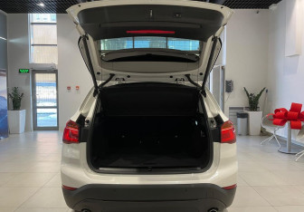 Подержанный автомобиль BMW X1 2018 года (6 фото)