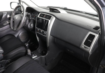 Подержанный автомобиль Suzuki Liana Wagon 2007 года (6 фото)