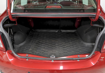 Подержанный автомобиль Renault Logan Sedan 2021 года (10 фото)