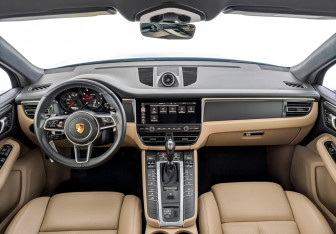 Подержанный автомобиль Porsche Macan 2020 года (14 фото)