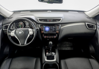 Подержанный автомобиль Nissan X-Trail 2018 года (14 фото)