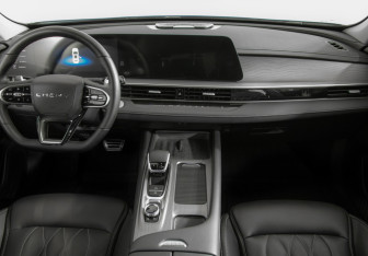 Подержанный автомобиль Chery Arrizo 8 2023 года (11 фото)