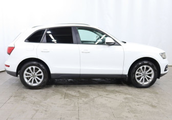 Подержанный автомобиль Audi Q5 2013 года (7 фото)