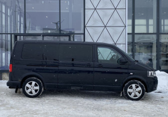 Подержанный автомобиль Volkswagen Caravelle 2012 года (4 фото)