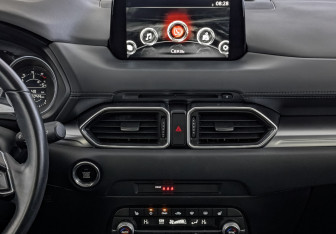 Подержанный автомобиль Mazda CX-5 2022 года (17 фото)