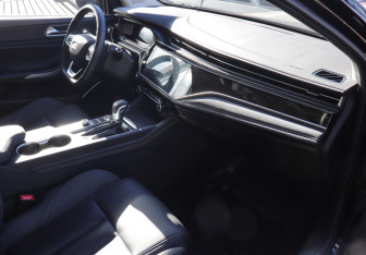 Подержанный автомобиль Omoda S5 2024 года (8 фото)
