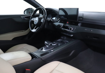 Подержанный автомобиль Audi A5 Coupe 2016 года (9 фото)
