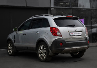 Подержанный автомобиль Opel Antara 2013 года (7 фото)
