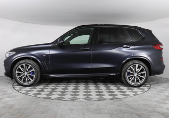 Подержанный автомобиль BMW X5 2020 года (5 фото)