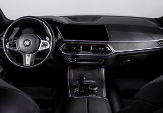 Подержанный автомобиль BMW X7 2019 года (13 фото)