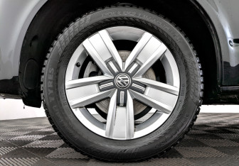 Подержанный автомобиль Volkswagen Multivan 2021 года (19 фото)