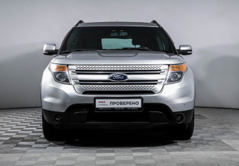 Подержанный автомобиль Ford Explorer 2011 года (2 фото)