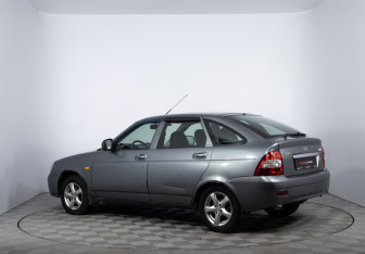 Подержанный автомобиль LADA (ВАЗ) Priora Hatchback 2011 года (7 фото)