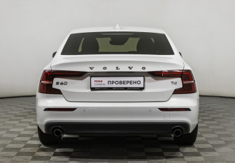 Подержанный автомобиль Volvo S60 2020 года (6 фото)