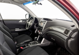 Подержанный автомобиль Subaru Forester Suv 2012 года (11 фото)