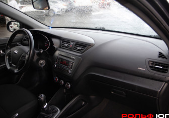 Подержанный автомобиль Kia Rio Hatchback 2020 года (7 фото)