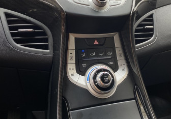 Подержанный автомобиль Hyundai Elantra Sedan 2011 года (14 фото)