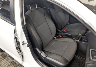 Подержанный автомобиль Hyundai Solaris Sedan 2018 года (23 фото)